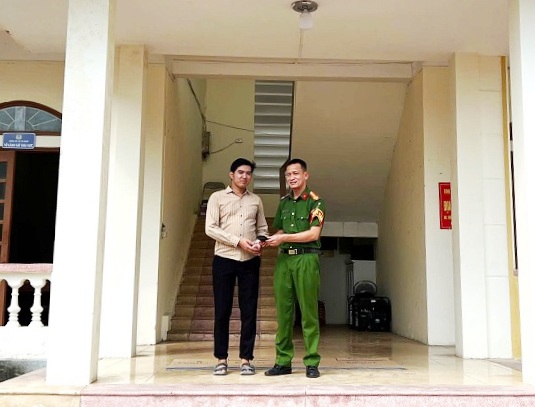 Công an xã Hà Nam: Phối hợp nhân dân trả lại tài sản bị rơi